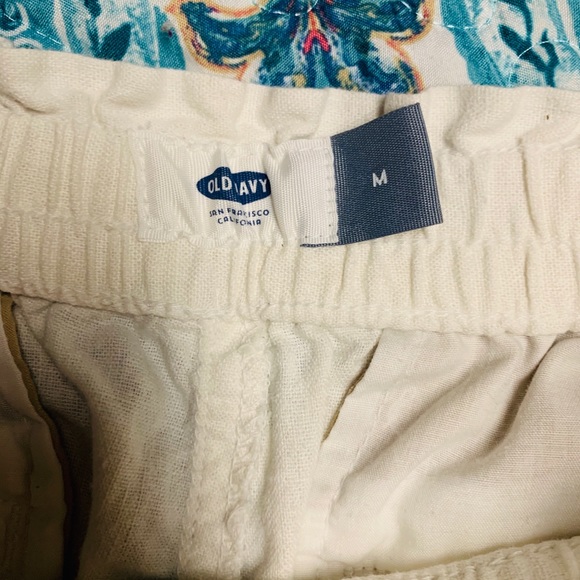 White shorts - Picture 2 of 3